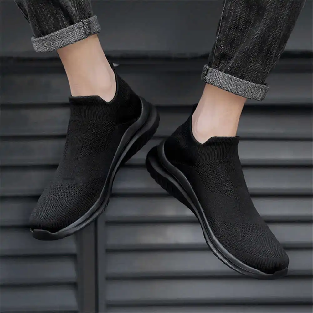 Luxury Lifestyle Shows - Sepatu olahraga pria, krem lembut baru